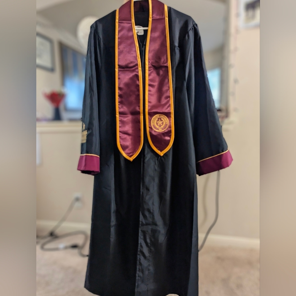 Texas State University Black Graduation Gown with Maroon and Gold Stole